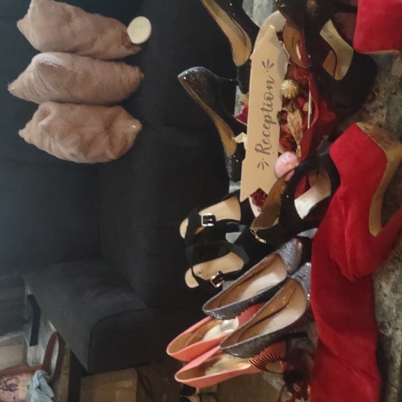 Shoes - Picture 3 of 4